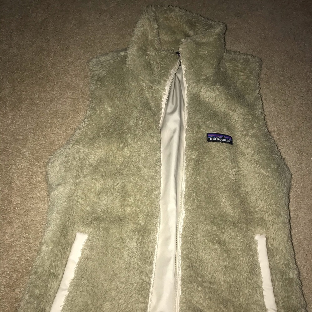 Patagonia fur vest size small